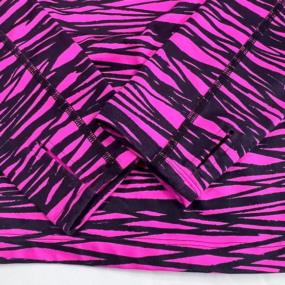 Under Armour 1/2 Zip Pullover Size Small Pink Black Animal Print Thumb Holes - Picture 5 of 7